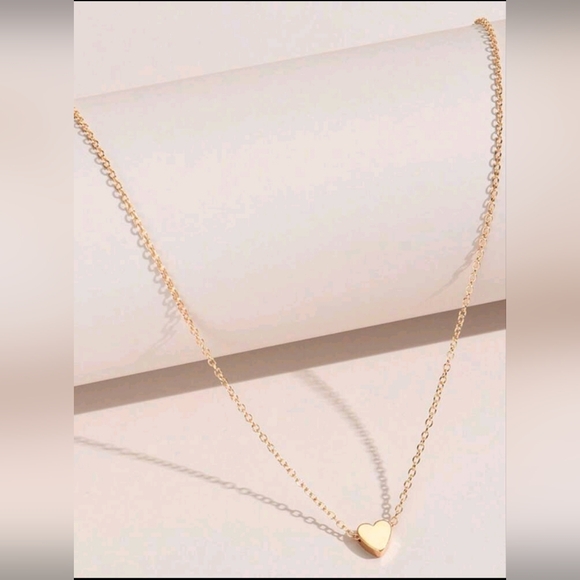 Simple Heart Pendant Necklace for Women – Elegant Daily Wear Accessory - Picture 2 of 3